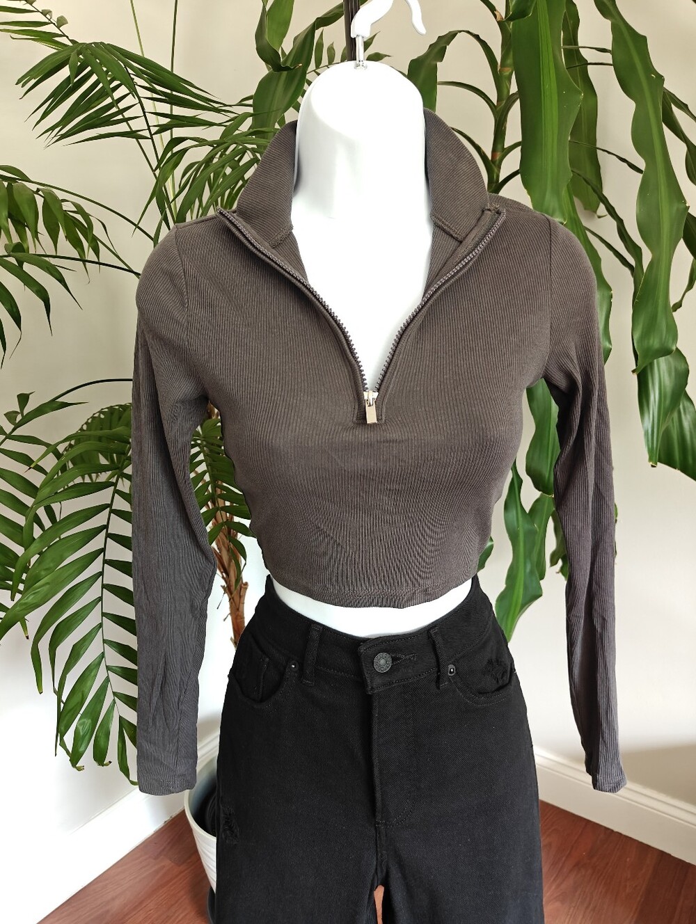 H&M Long Sleeve 1/4 Zip Mock Neck